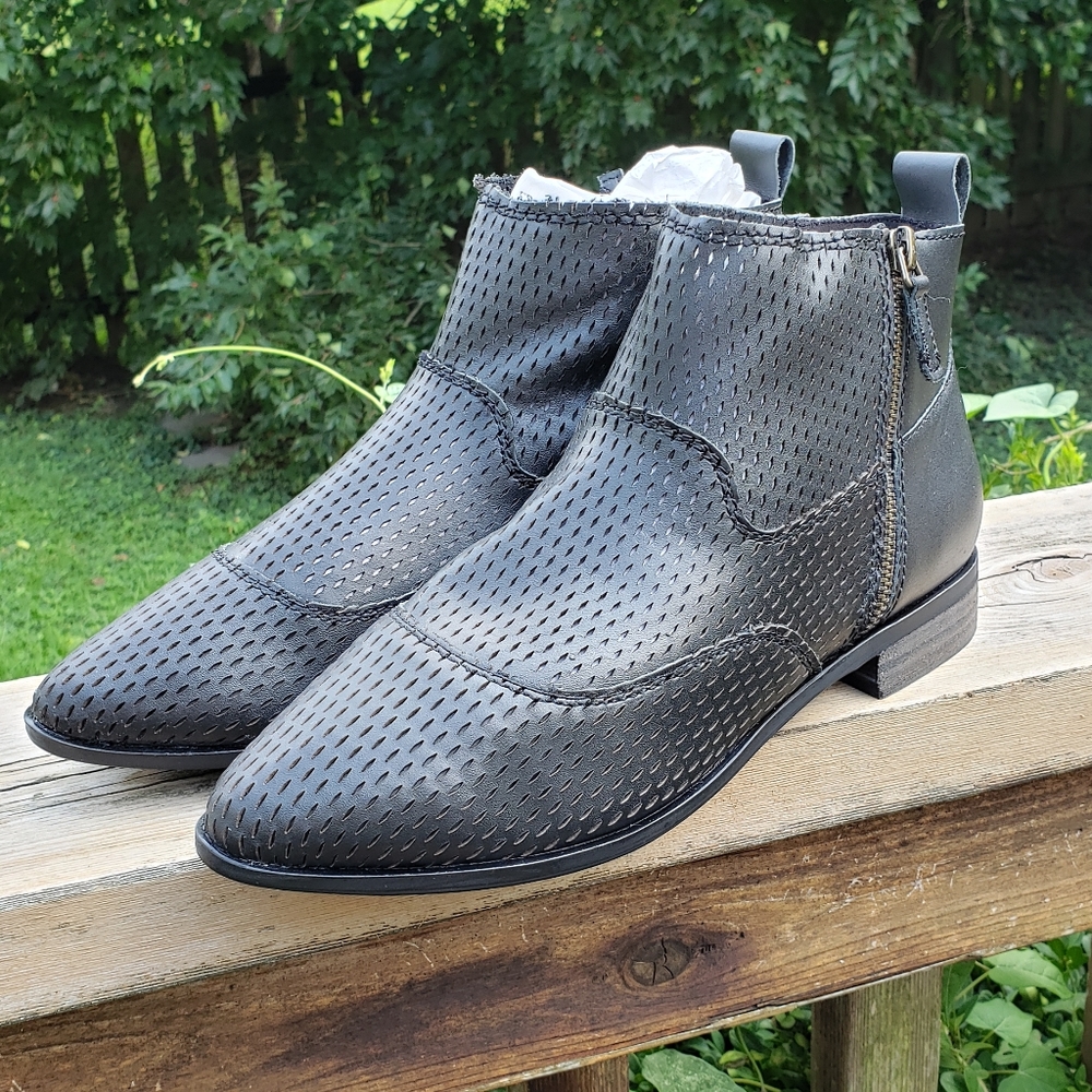 Anthropologie Black Zip Alaska Eyelet Boots